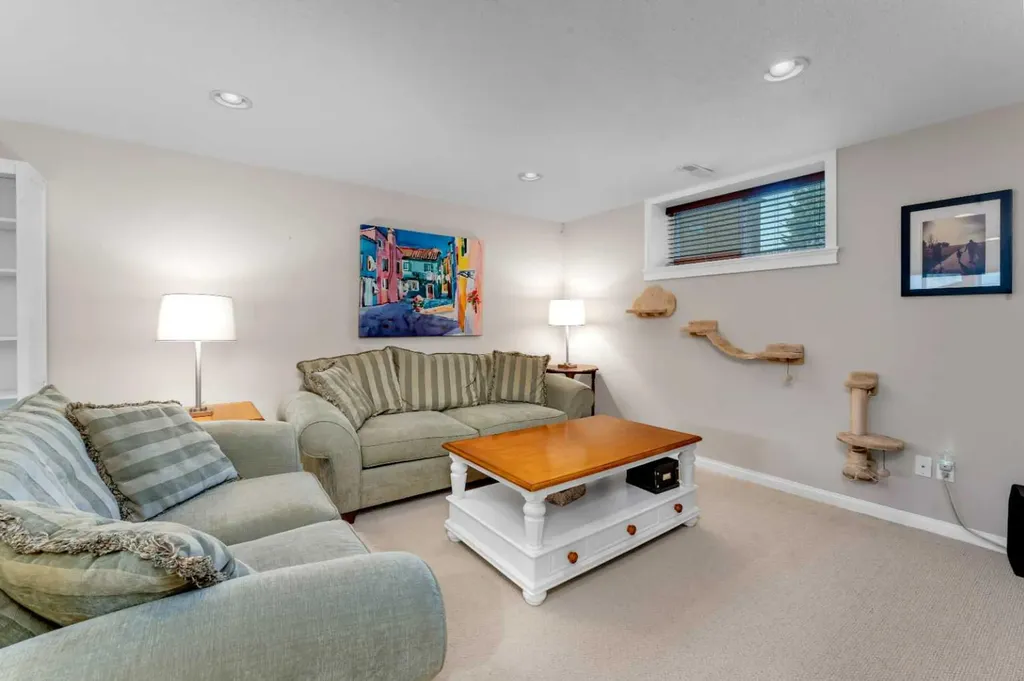 199 Adams Close Red Deer AB T4R 3C8
