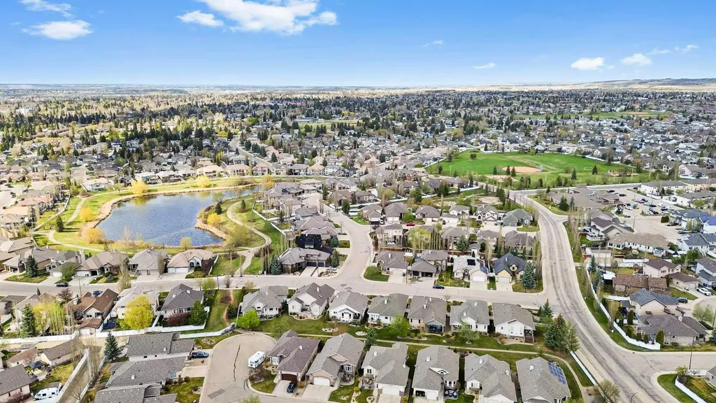 199 Adams Close Red Deer AB T4R 3C8