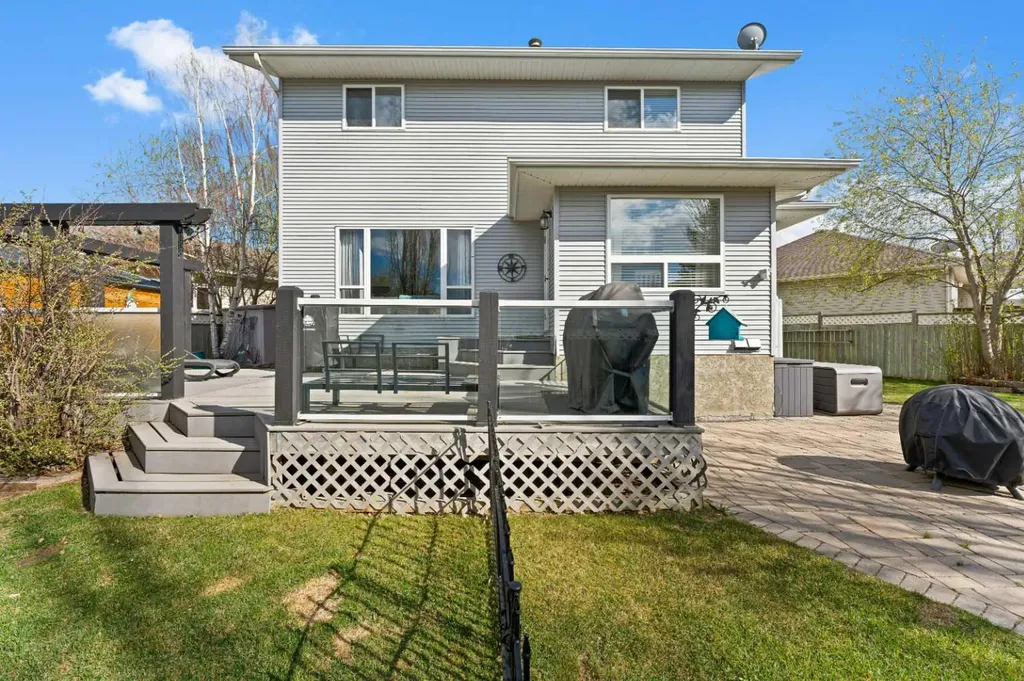 199 Adams Close Red Deer AB T4R 3C8