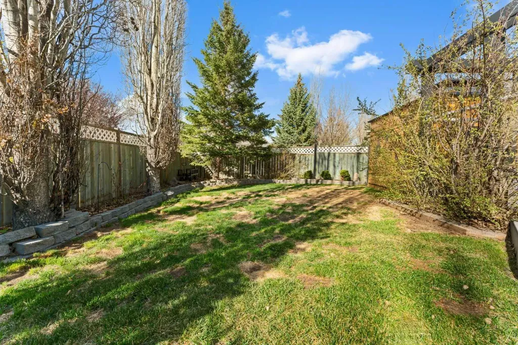 199 Adams Close Red Deer AB T4R 3C8