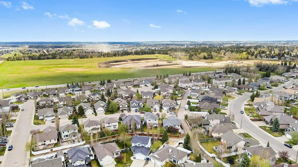 199 Adams Close Red Deer AB T4R 3C8