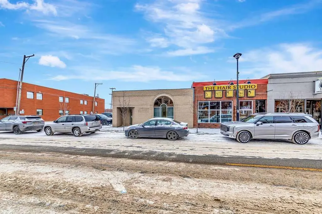 4921/4925 50 Street Lloydminster SK S9V 0N1