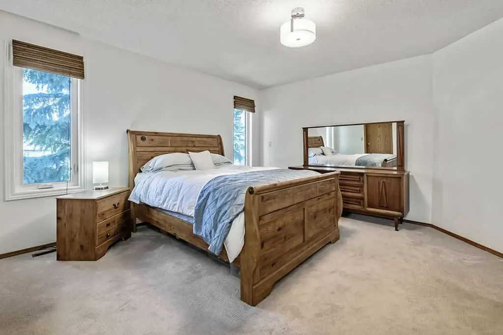 815 3 Street SW High River AB T1V 1B4