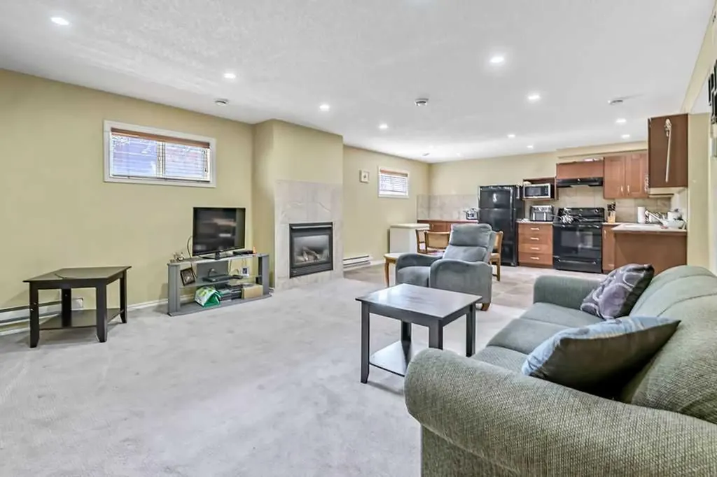 815 3 Street SW High River AB T1V 1B4