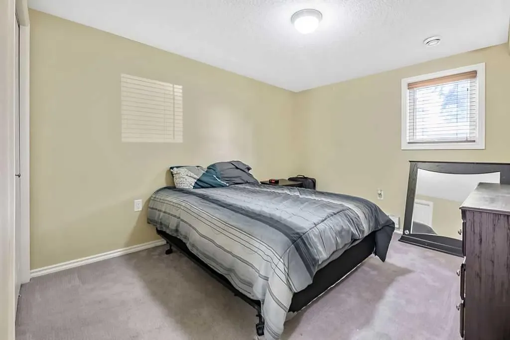 815 3 Street SW High River AB T1V 1B4