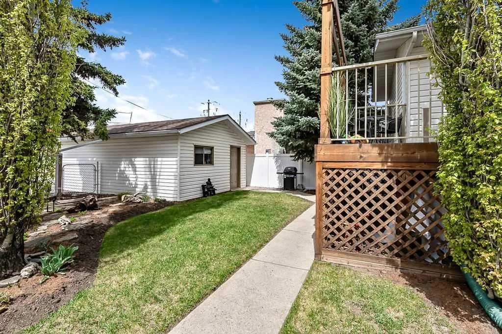 815 3 Street SW High River AB T1V 1B4