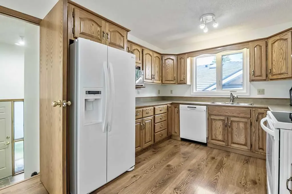 815 3 Street SW High River AB T1V 1B4
