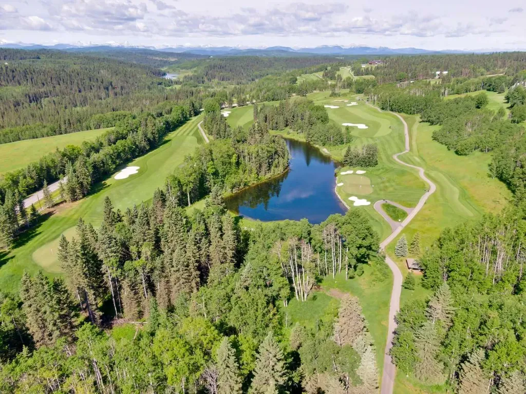 307 Hawk's Nest Hollow Rural Foothills County AB T0L 1W0