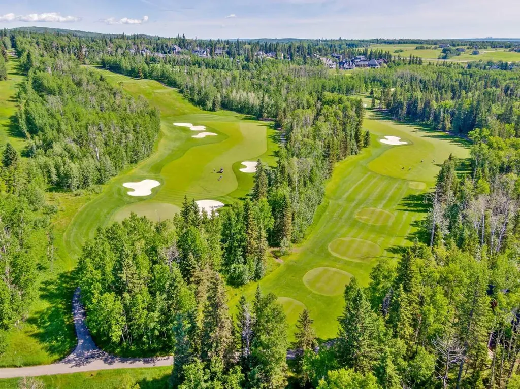 307 Hawk's Nest Hollow Rural Foothills County AB T0L 1W0