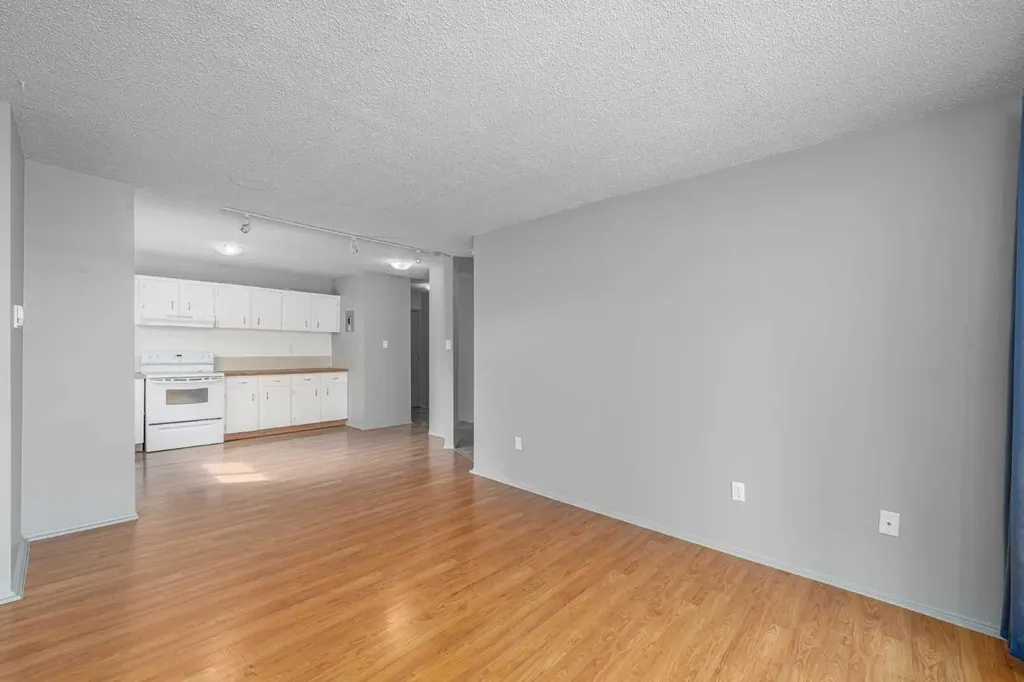 1320 12 Avenue SW Calgary AB T3C 3R6