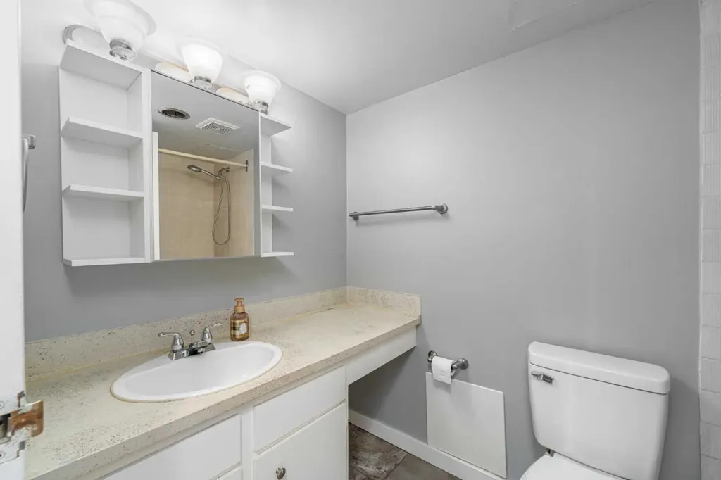 1320 12 Avenue SW Calgary AB T3C 3R6