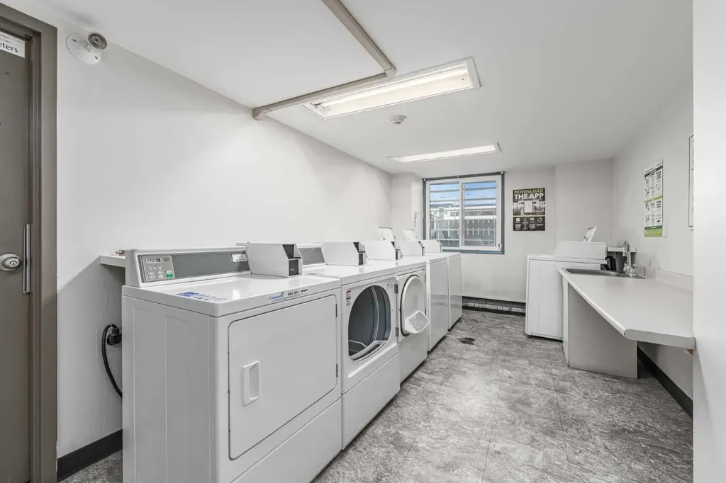 1320 12 Avenue SW Calgary AB T3C 3R6