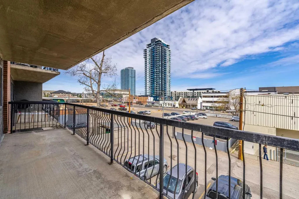 1320 12 Avenue SW Calgary AB T3C 3R6