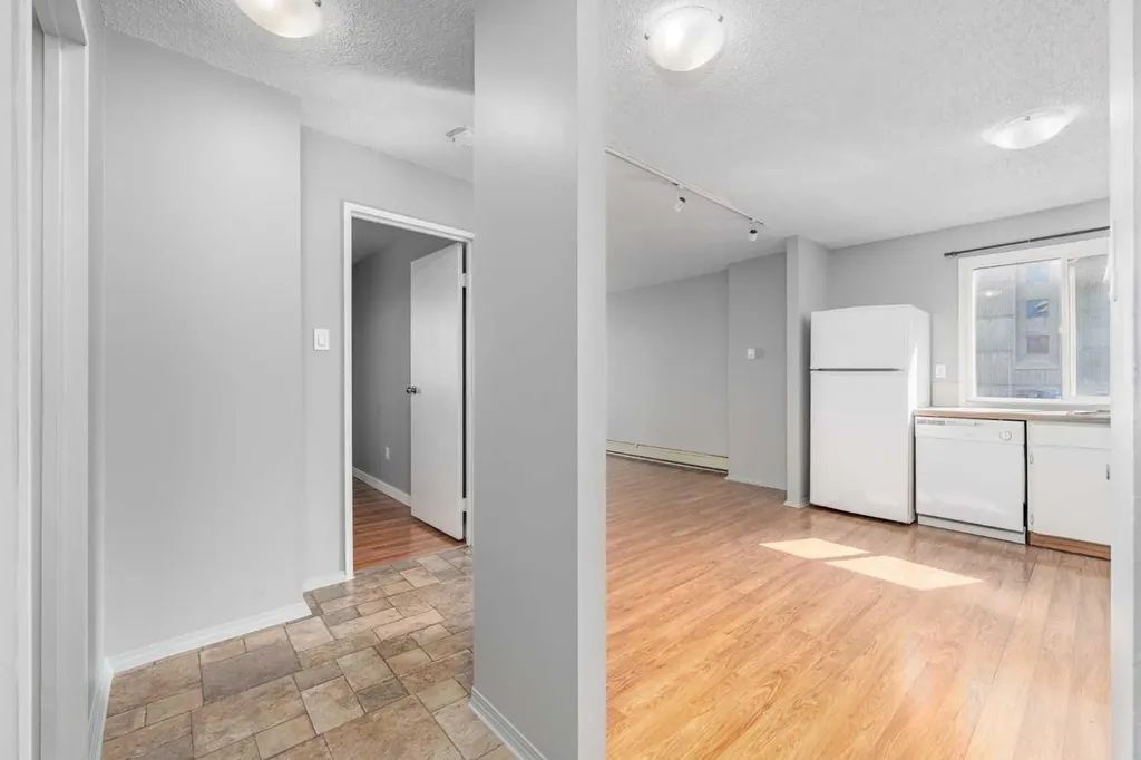 1320 12 Avenue SW Calgary AB T3C 3R6