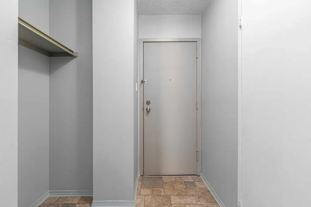 1320 12 Avenue SW Calgary AB T3C 3R6