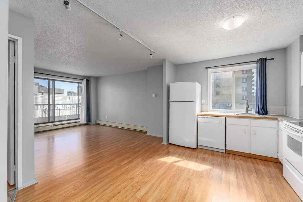 1320 12 Avenue SW Calgary AB T3C 3R6