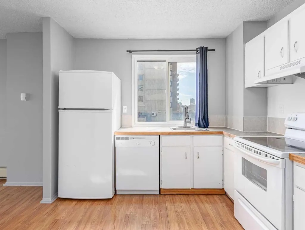 1320 12 Avenue SW Calgary AB T3C 3R6