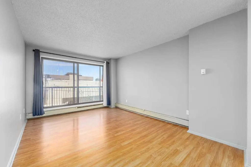 1320 12 Avenue SW Calgary AB T3C 3R6