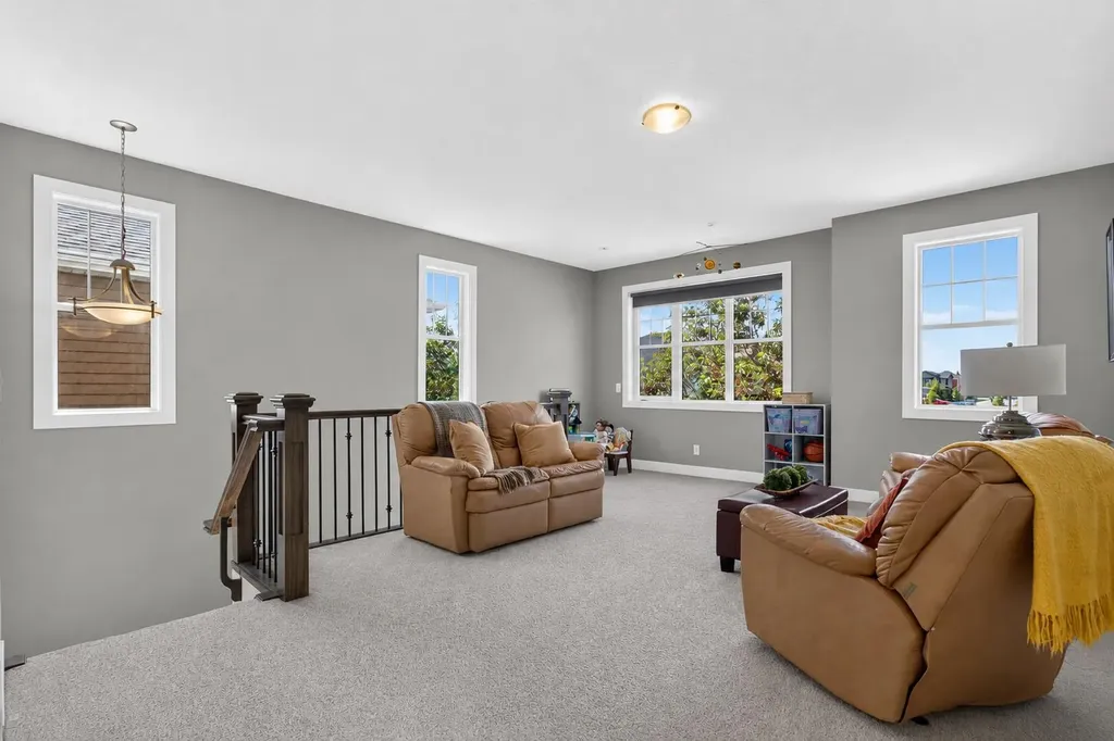 129 Windford Park SW Airdrie AB T4B 4E6