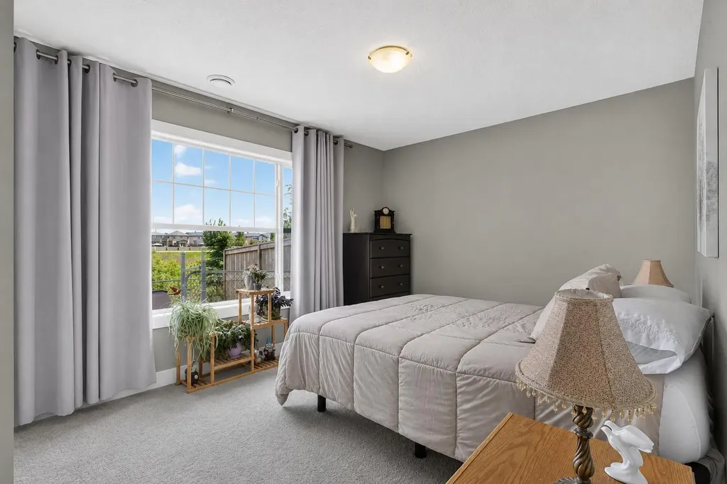 129 Windford Park SW Airdrie AB T4B 4E6