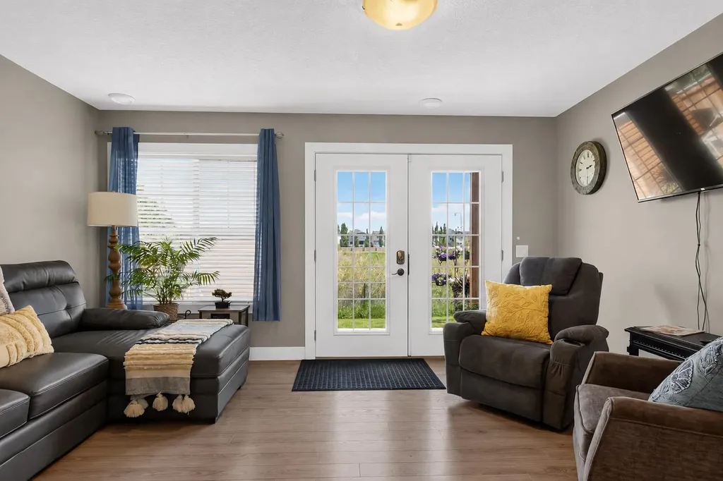 129 Windford Park SW Airdrie AB T4B 4E6
