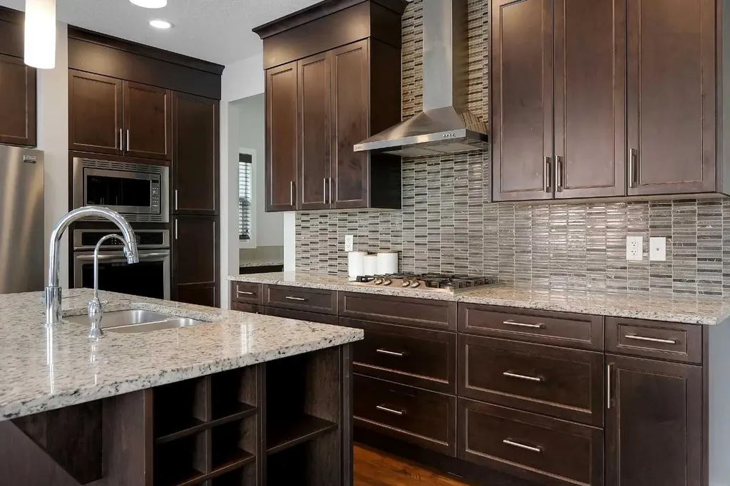 216 Carringvue Manor NW Calgary AB T3P 0W3