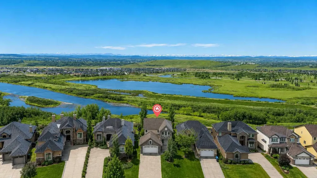 106 Cranleigh Terrace SE Calgary AB T3M 0G5