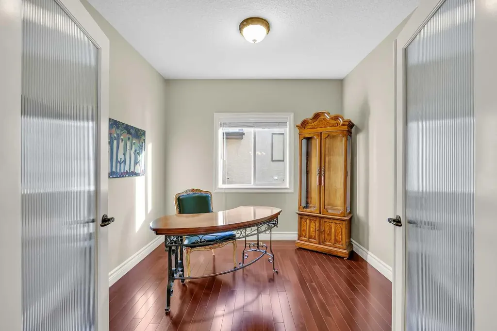 106 Cranleigh Terrace SE Calgary AB T3M 0G5