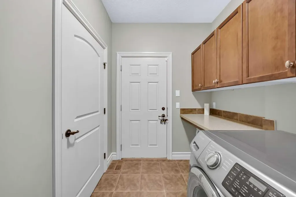 106 Cranleigh Terrace SE Calgary AB T3M 0G5