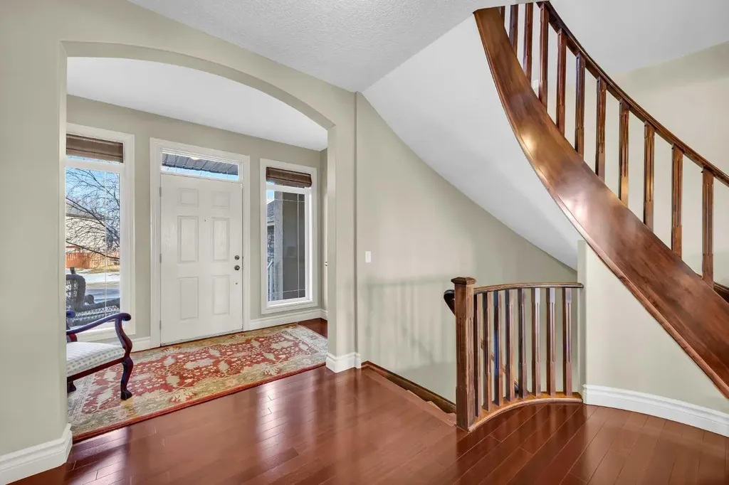 106 Cranleigh Terrace SE Calgary AB T3M 0G5