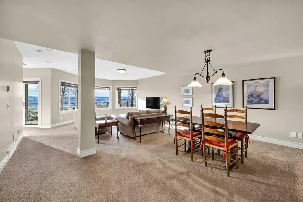 106 Cranleigh Terrace SE Calgary AB T3M 0G5