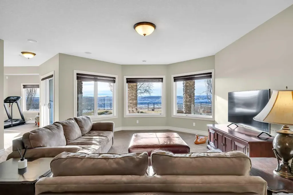 106 Cranleigh Terrace SE Calgary AB T3M 0G5