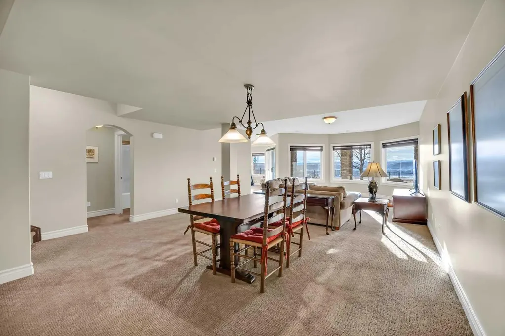 106 Cranleigh Terrace SE Calgary AB T3M 0G5