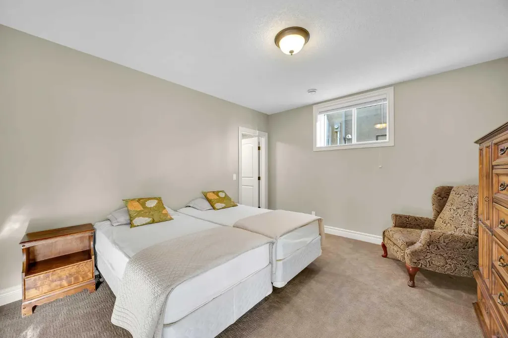 106 Cranleigh Terrace SE Calgary AB T3M 0G5