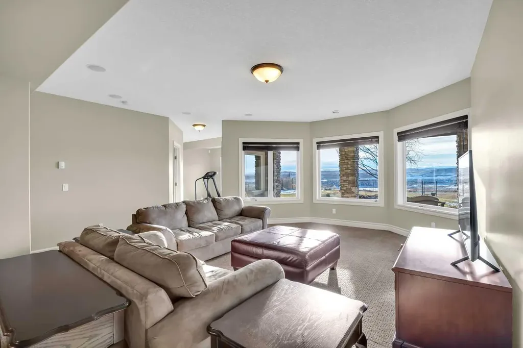 106 Cranleigh Terrace SE Calgary AB T3M 0G5