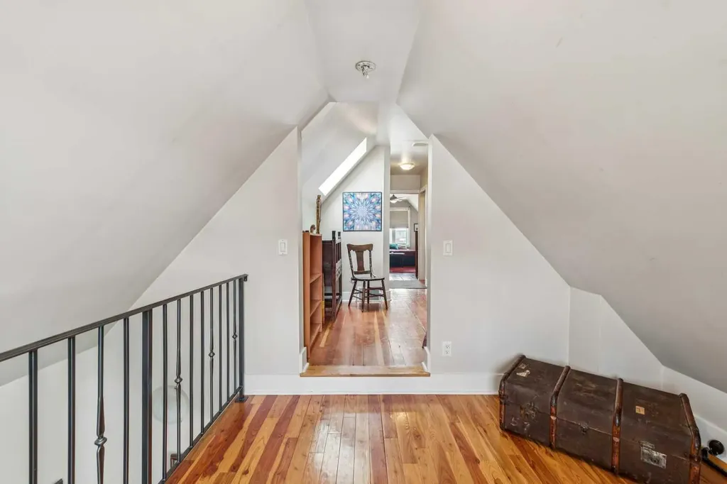 515 7 Street NE Calgary AB T2E4C5