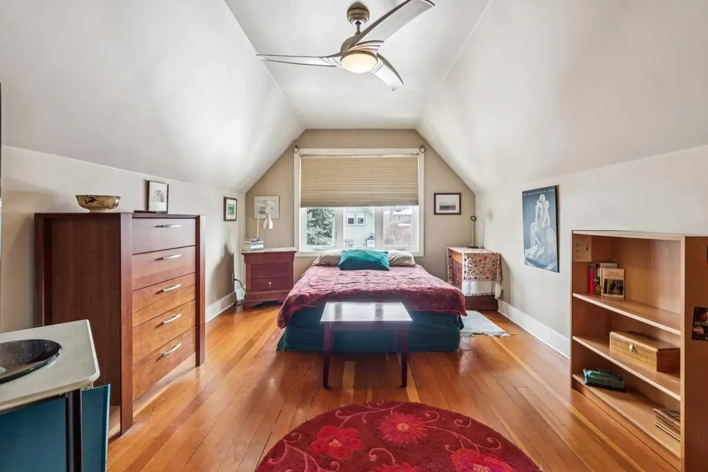 515 7 Street NE Calgary AB T2E4C5