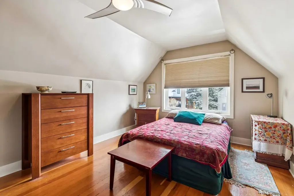 515 7 Street NE Calgary AB T2E4C5