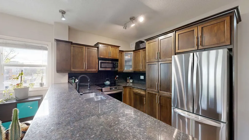 110 12 Avenue NE Calgary AB T2E 0Z9