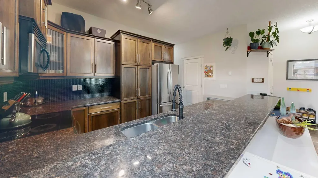 110 12 Avenue NE Calgary AB T2E 0Z9