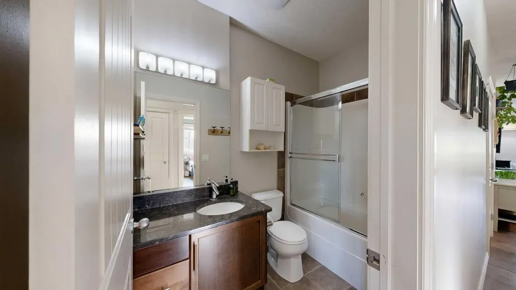 110 12 Avenue NE Calgary AB T2E 0Z9