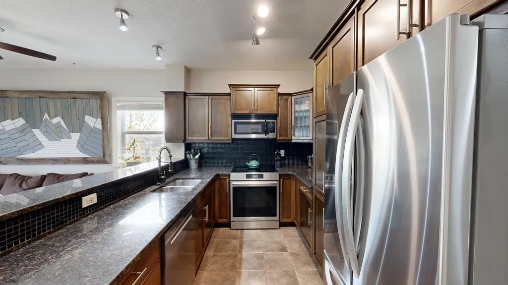110 12 Avenue NE Calgary AB T2E 0Z9