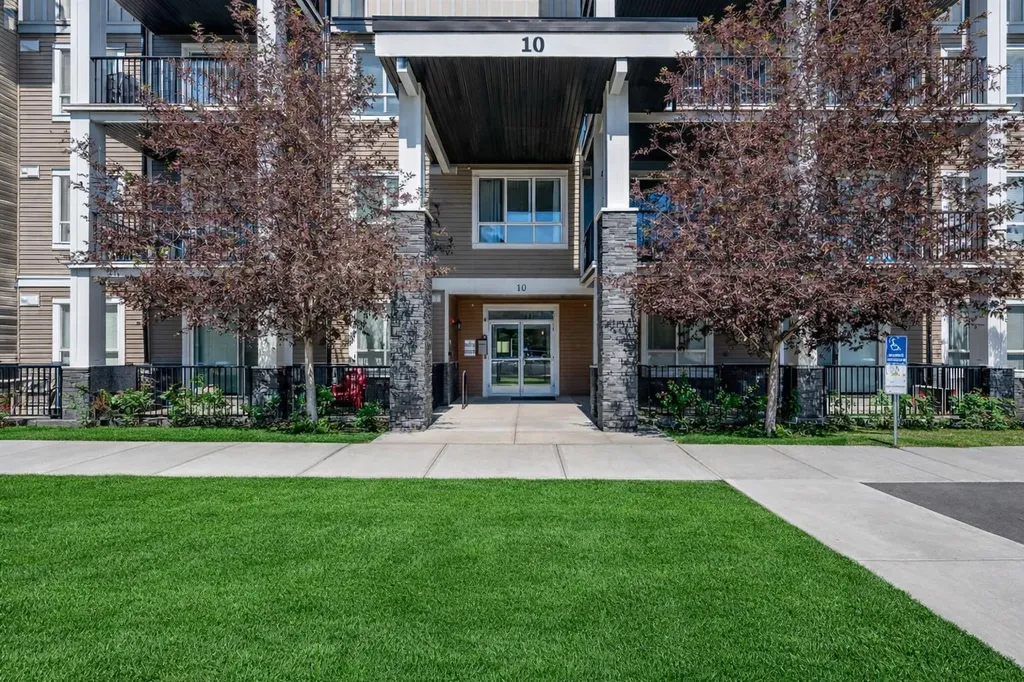 10 Walgrove Walk SE Calgary AB T2X4E3