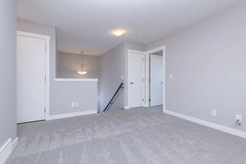 24 Willow Street Cochrane AB T4C 2V3