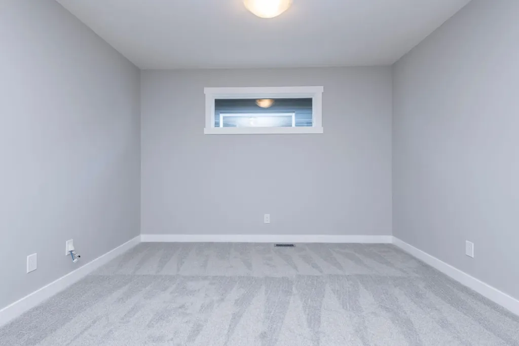 24 Willow Street Cochrane AB T4C 2V3