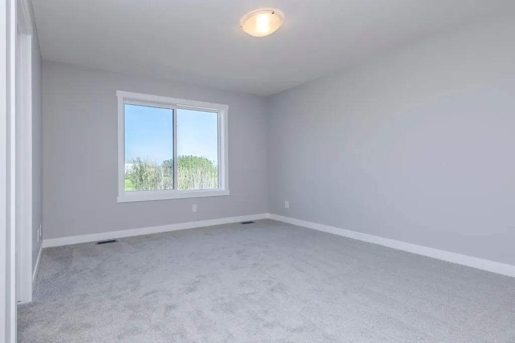 24 Willow Street Cochrane AB T4C 2V3