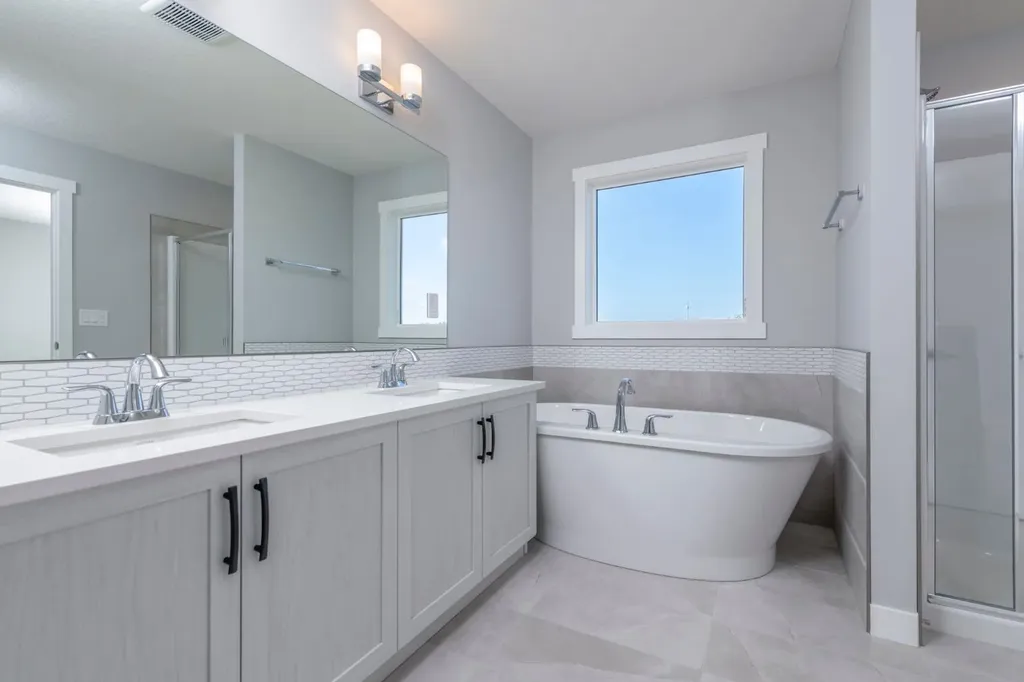 24 Willow Street Cochrane AB T4C 2V3