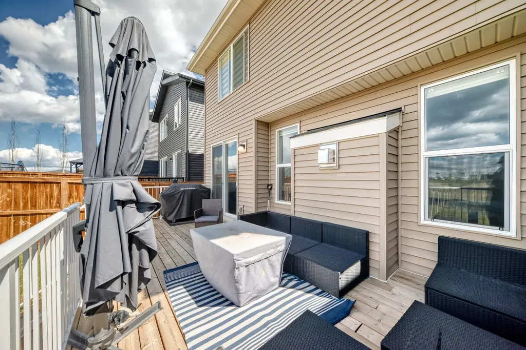 24 Willow Street Cochrane AB T4C 2V3