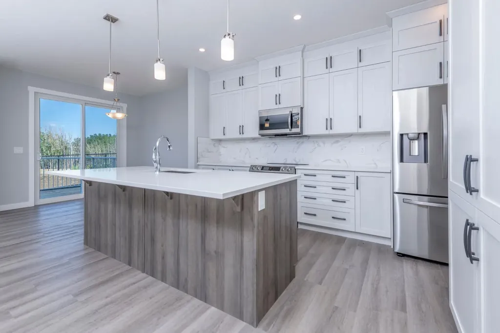 24 Willow Street Cochrane AB T4C 2V3