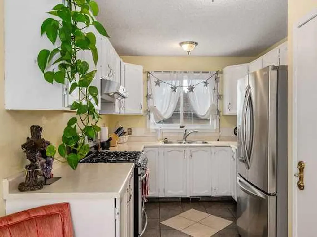 126 Glenhill Drive Cochrane AB t0l0w3